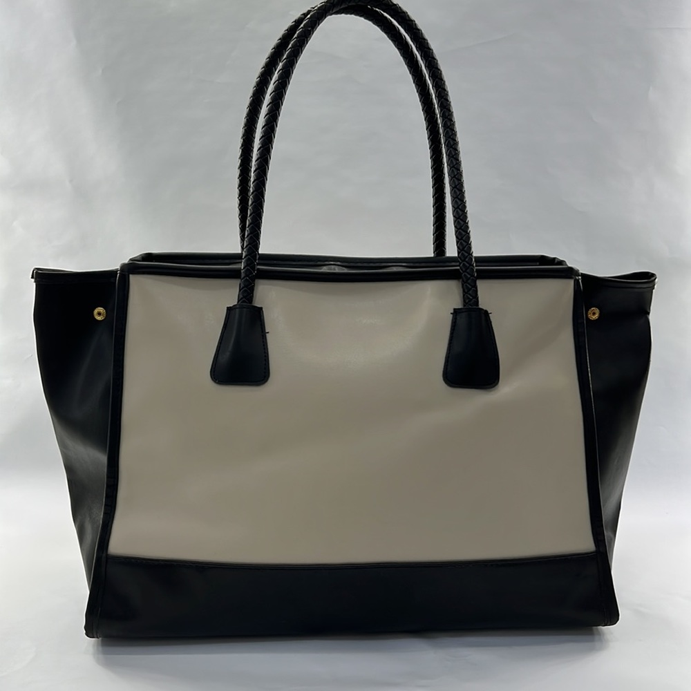 Tanger Outlet Vinyl Tote - Black/Cream